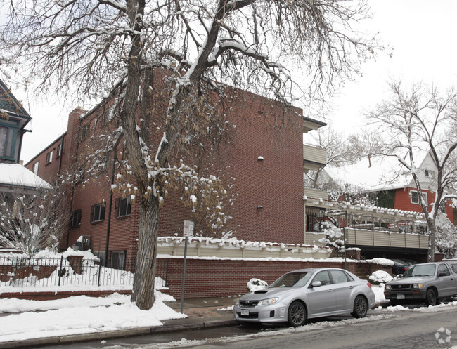 Building Photo - Botanic Place Apartments