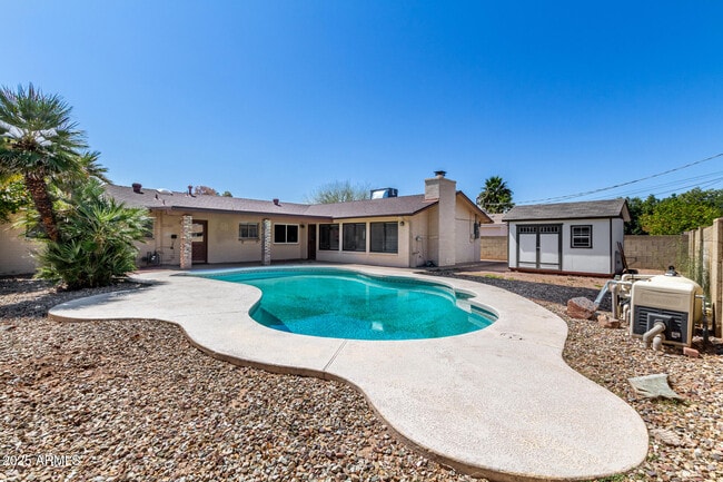 Building Photo - 8520 E Turney Ave