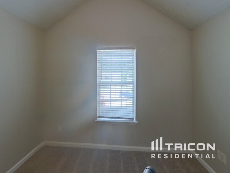 Building Photo - 4411 Gladewood Run