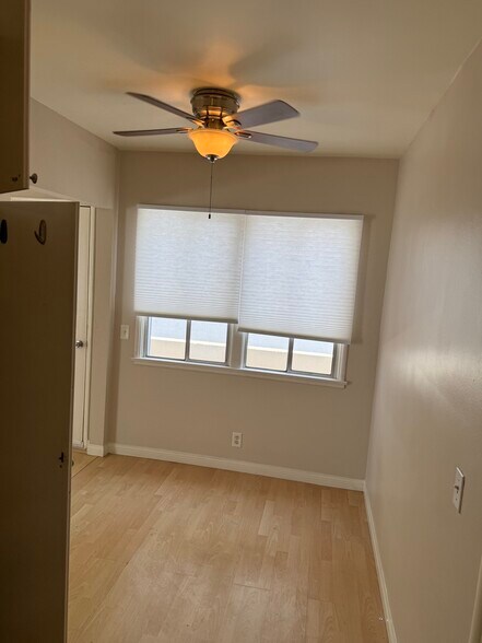 Building Photo - 105 Avenida Aragon