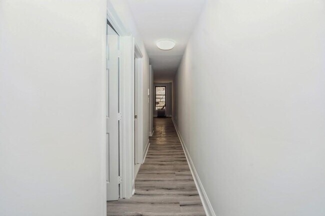 Building Photo - 269 Varick St