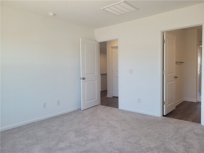 Building Photo - 2365 Tapatio Dr