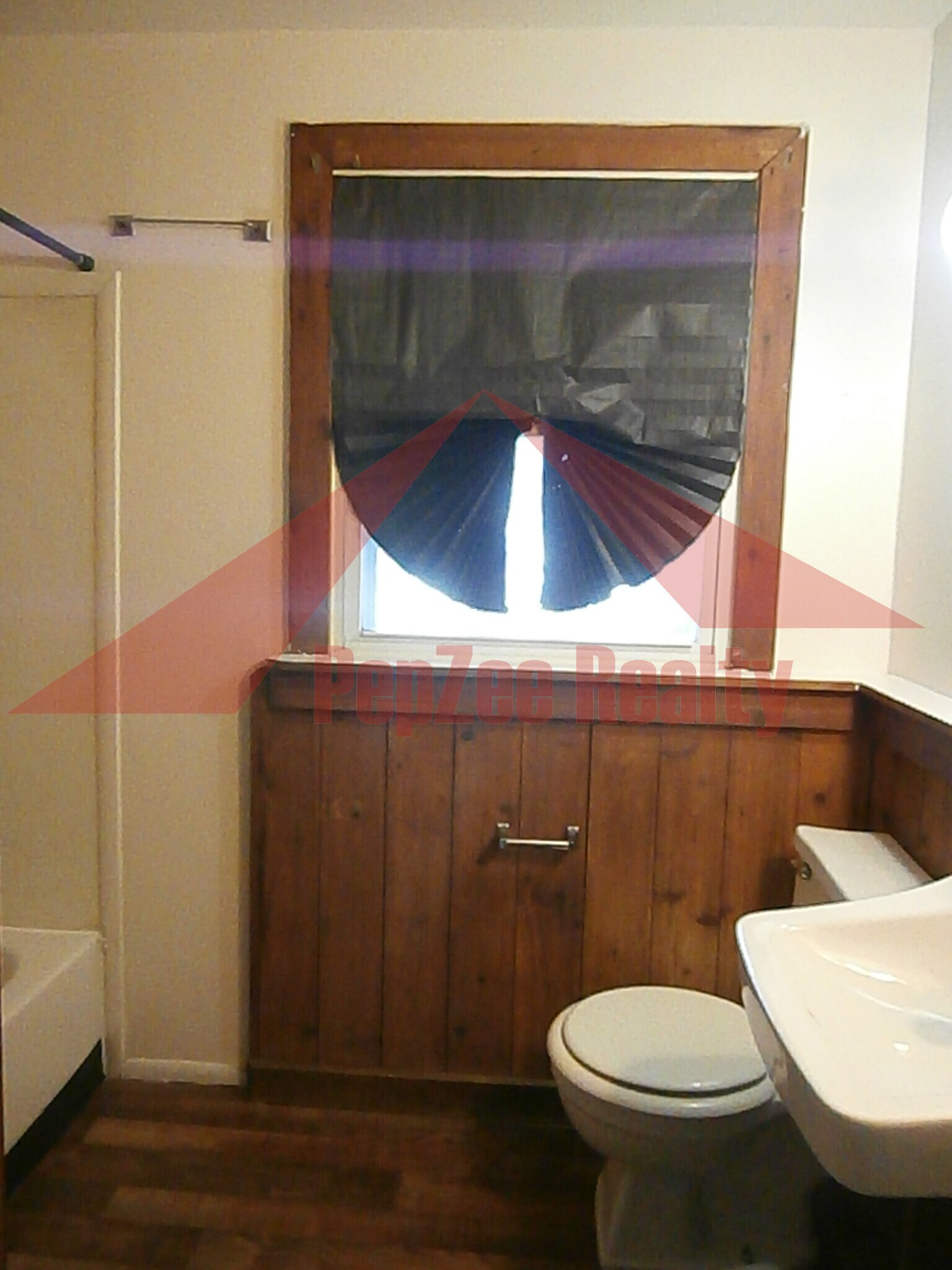 Building Photo - 727 W Fairview Ave