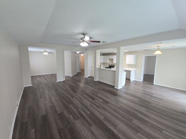 Building Photo - **Charming 3-Bed, 2-Bath Home in Melissa, ...