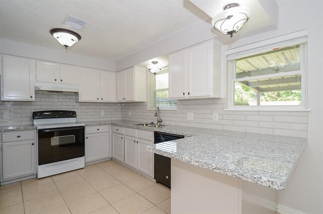 Building Photo - 22706 Coriander Dr