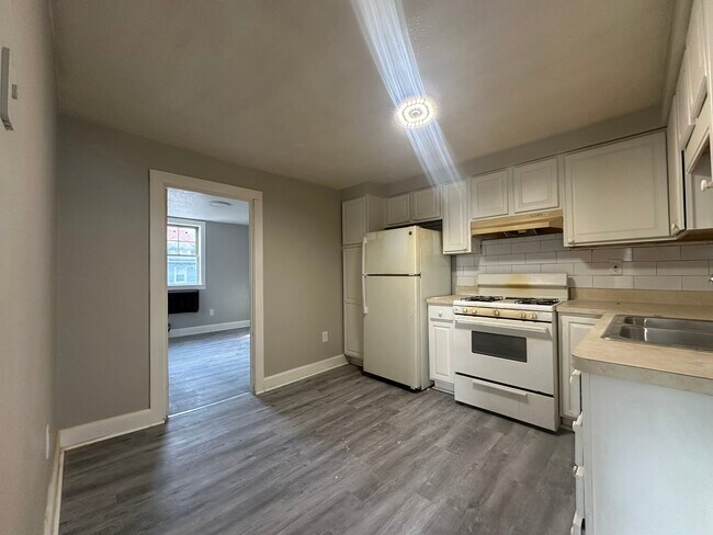 Building Photo - 260 Pronesti Ln