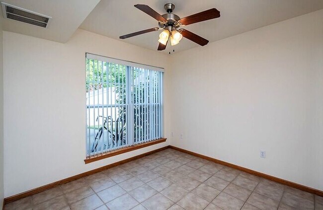 Building Photo - $2,595 | 3 Bedroom + Bonus Room, 2 Bathroo...