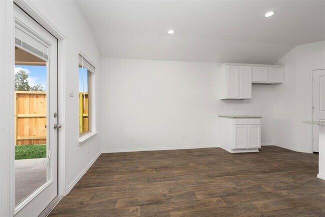 Building Photo - 20352 Tembec Dr