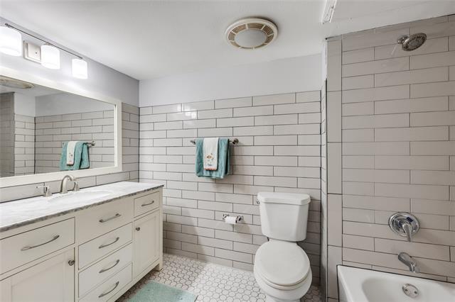 Building Photo - 5725 Harvest Hill Rd