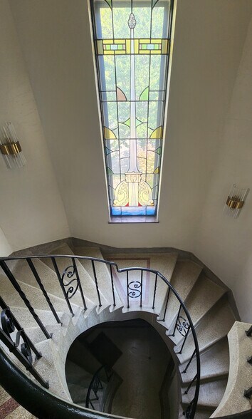 Building Photo - 6226 Nottingham Ave