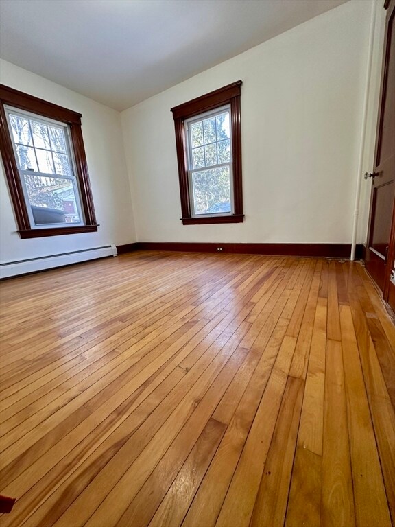 Building Photo - 58 Oxford St N