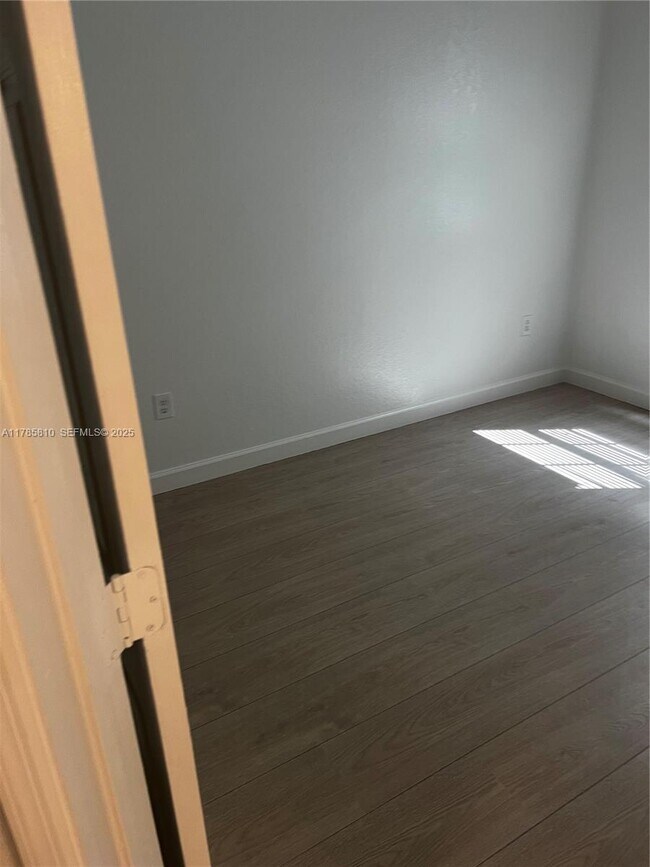 Building Photo - 152 SE 37th Ter