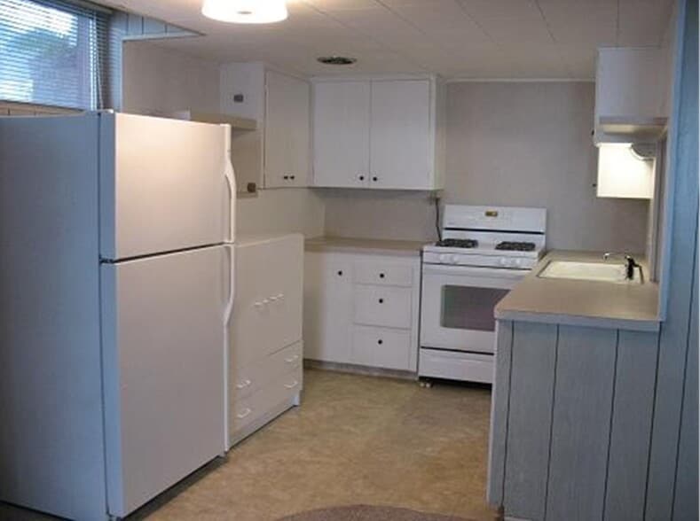 Kitchen - 718 S Elizabeth St