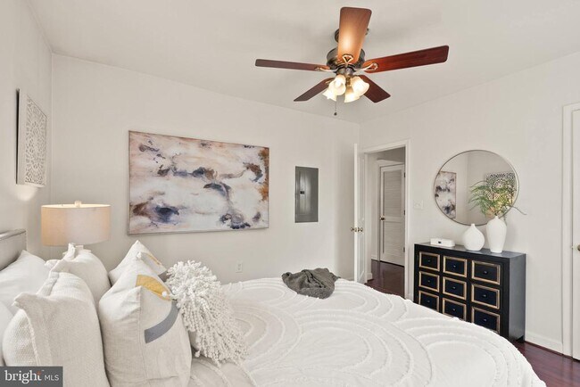 Building Photo - 5401 9th St NW