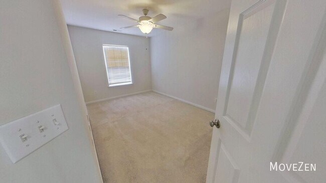 Building Photo - 2200 Valley Edge Dr