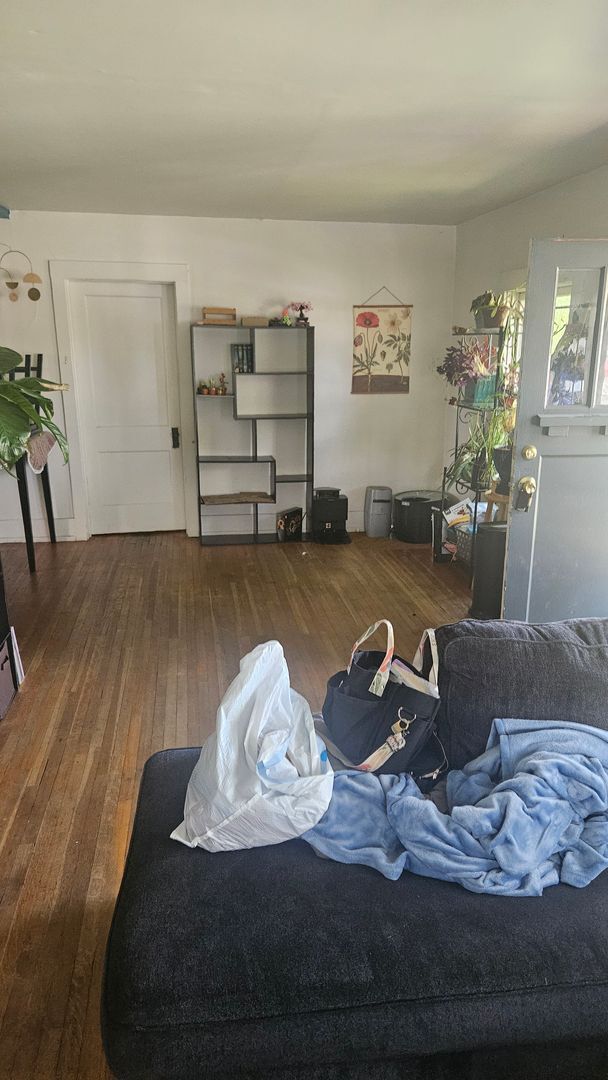 Building Photo - Cute 2 Bedroom Home near CSU
