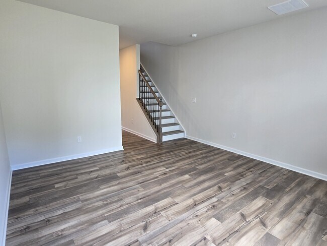 Building Photo - 3164 Fall Hls Dr