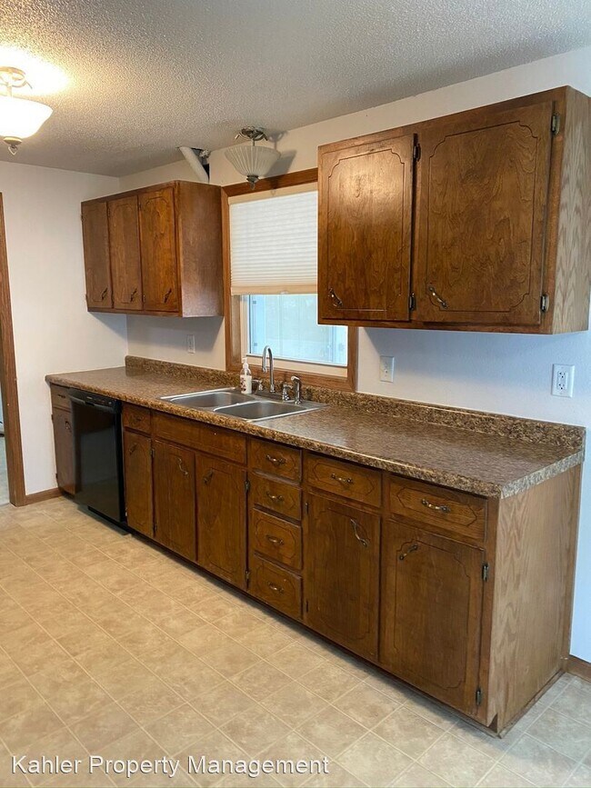 Building Photo - 3 br, 2 bath House - 607 Valley Drive