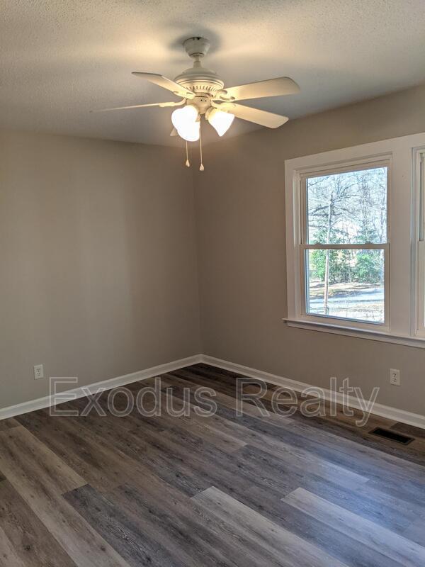 Building Photo - 401 Hickory Ave