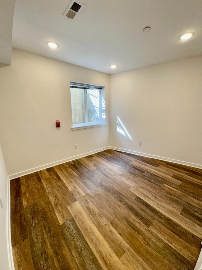 Building Photo - 2722 Master St