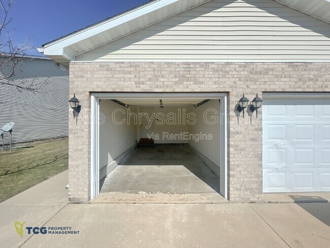 Building Photo - 1403 Adams St