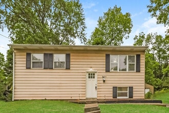 Building Photo - 2470 Berthbrook Dr