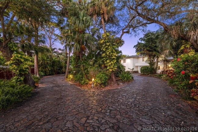 Building Photo - 1240 SW 14th Ave
