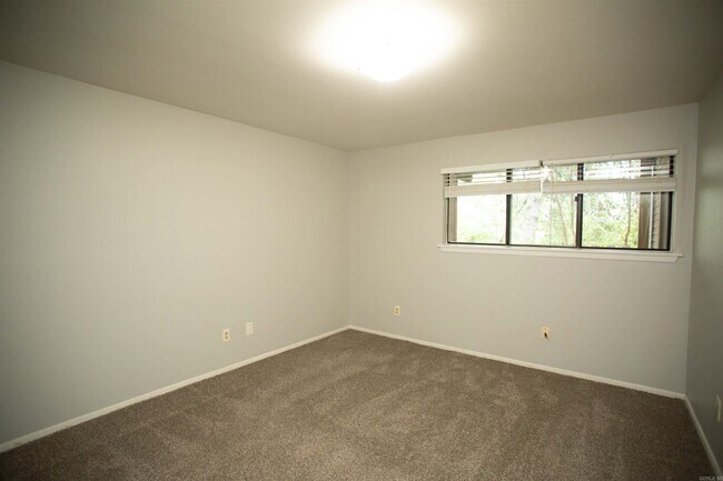Building Photo - 12100 Rainwood Rd