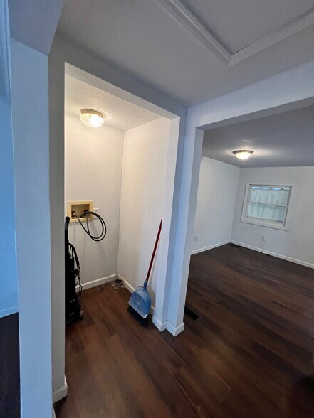 Building Photo - 2473 Wegmann Rd