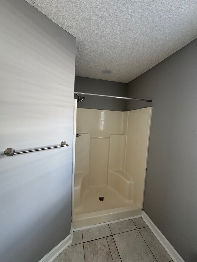 Building Photo - Wilmington Place Home