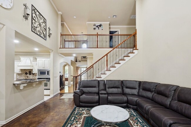 Building Photo - 4 Bedroom + Bonus Room & Office with Gorgeous Pool