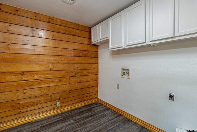 Building Photo - 18737 Saddleback Ln
