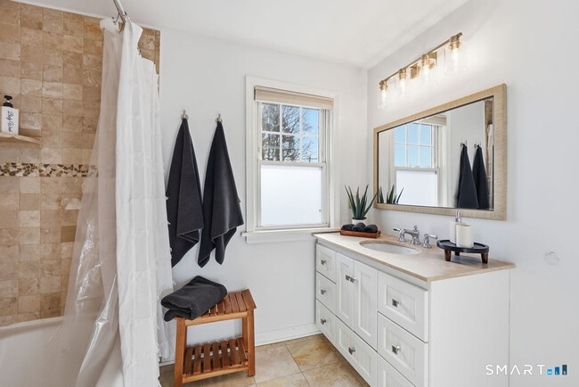 Building Photo - 82 Miller Ave