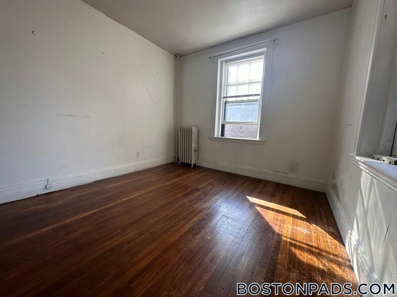 Building Photo - 9 James St