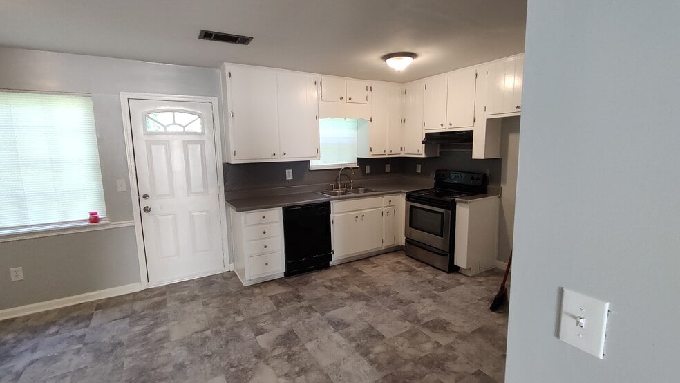 Building Photo - 3084 Parkside Ct