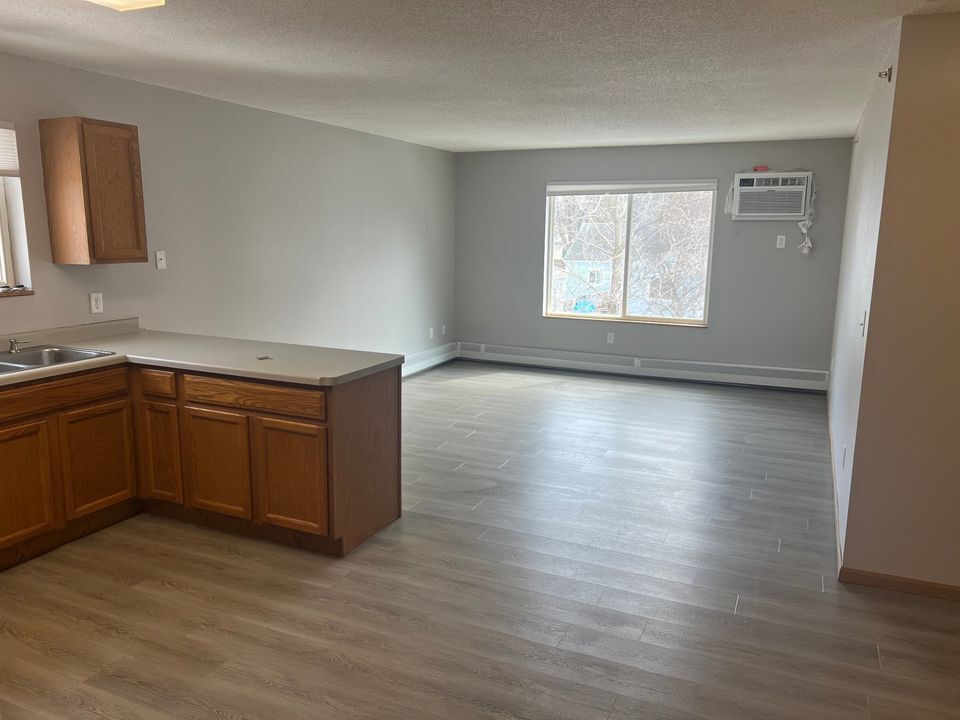 Building Photo - 431 Central AVE W