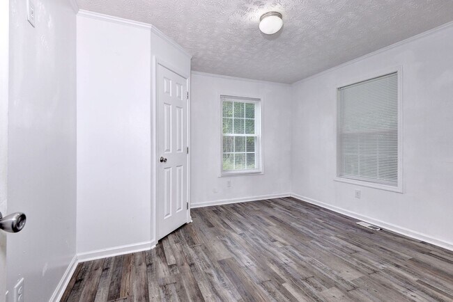 Building Photo - 9431 Jenkins Ln