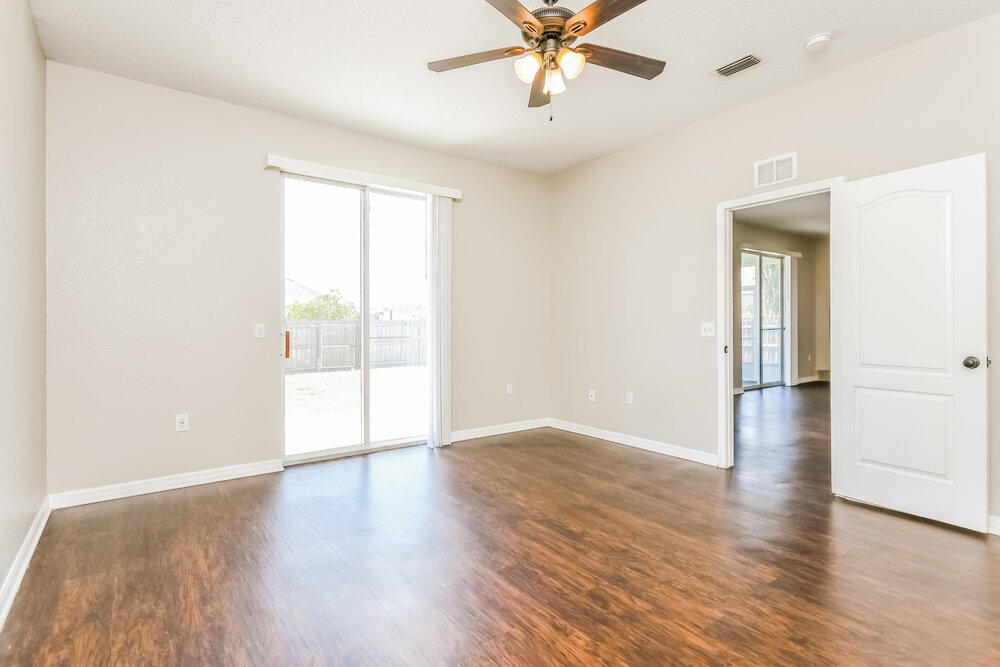 Building Photo - 6033 Live Oak Dr