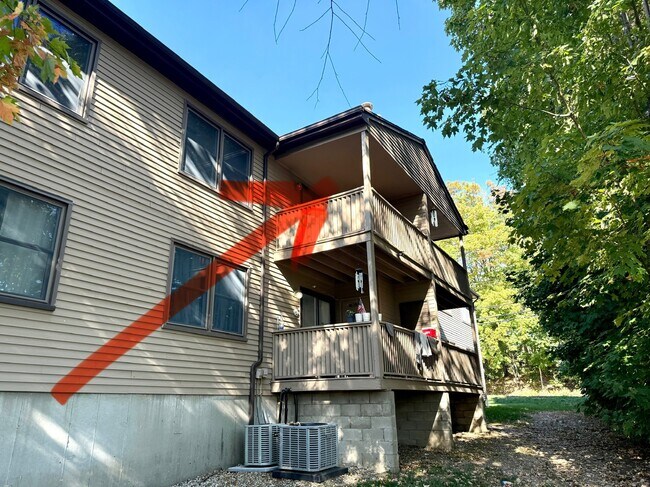 Building Photo - 495 Vincelette St