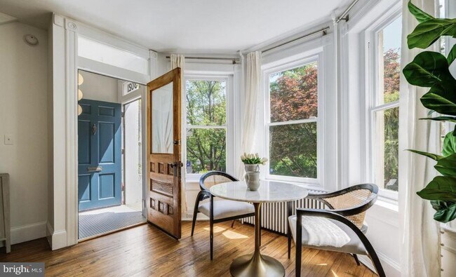 Building Photo - 3021 Dumbarton St NW