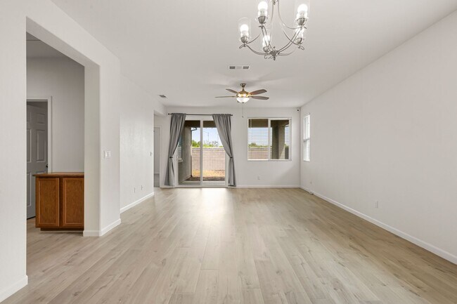 Building Photo - Desirable Elk Grove Area