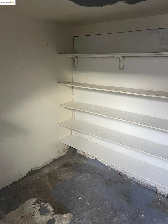 Building Photo - 3525 Bissell Ave