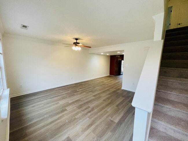 Building Photo - 111 Old Tavern Cir