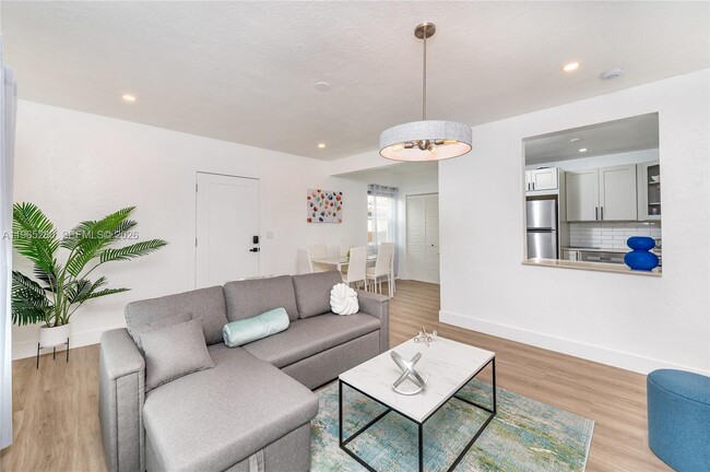 Building Photo - 3321 NW 19th Terrace