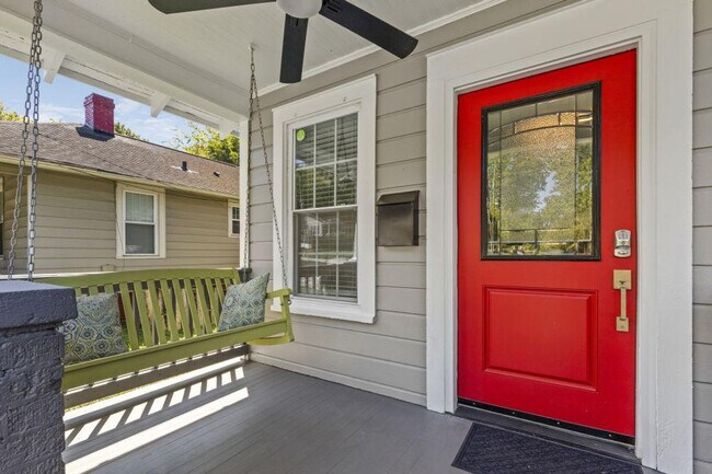 Building Photo - 822 Parkwood Ave