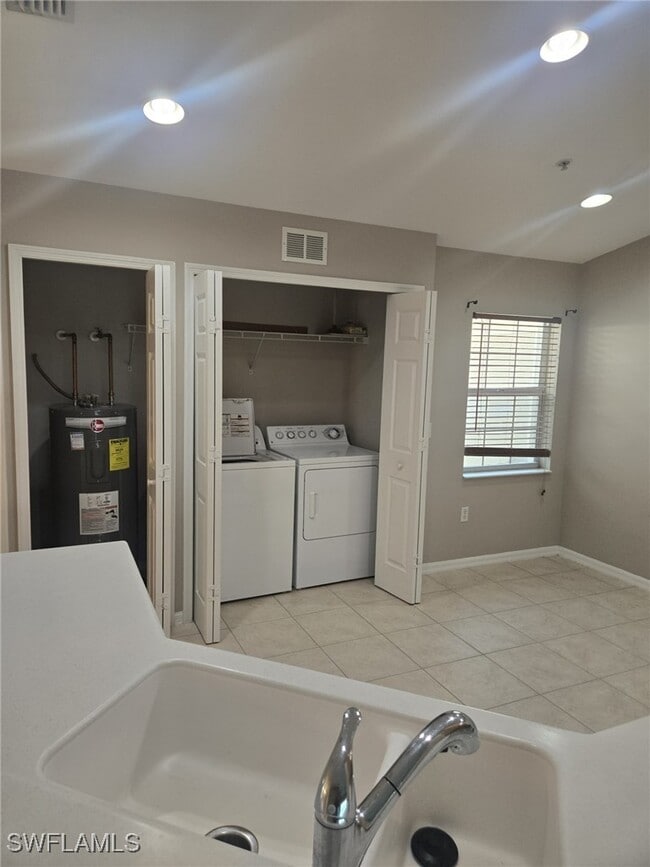 Building Photo - 10344 Whispering Palms Dr