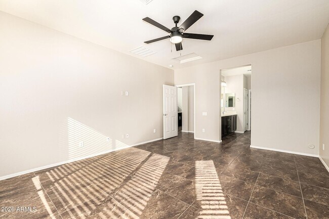 Building Photo - 10809 W Saddlehorn Rd