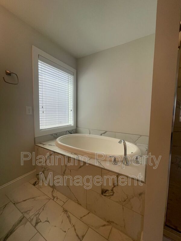 Building Photo - 2312 Echelon Ln