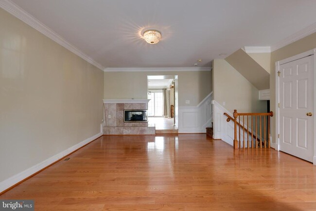 Building Photo - 43440 Postrail Square