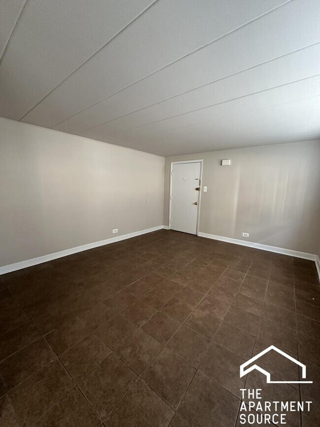 Building Photo - 9610 Ivanhoe Ave